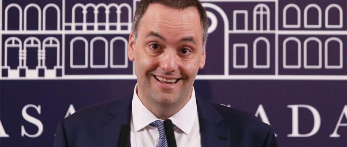 Manuel Adorni retoma conferencias en la Casa Rosada en medio de críticas y rumores de salida