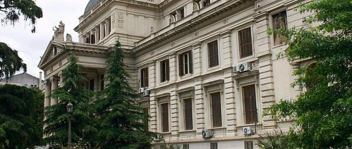 Impulsan una histórica reforma para que jóvenes de 18 años puedan ser concejales