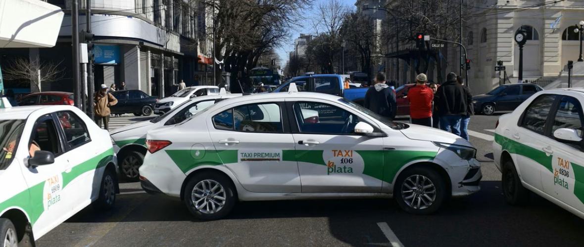 La Plata reforzará los controles contra Uber, DiDi y Cabify tras el reclamo de los taxistas