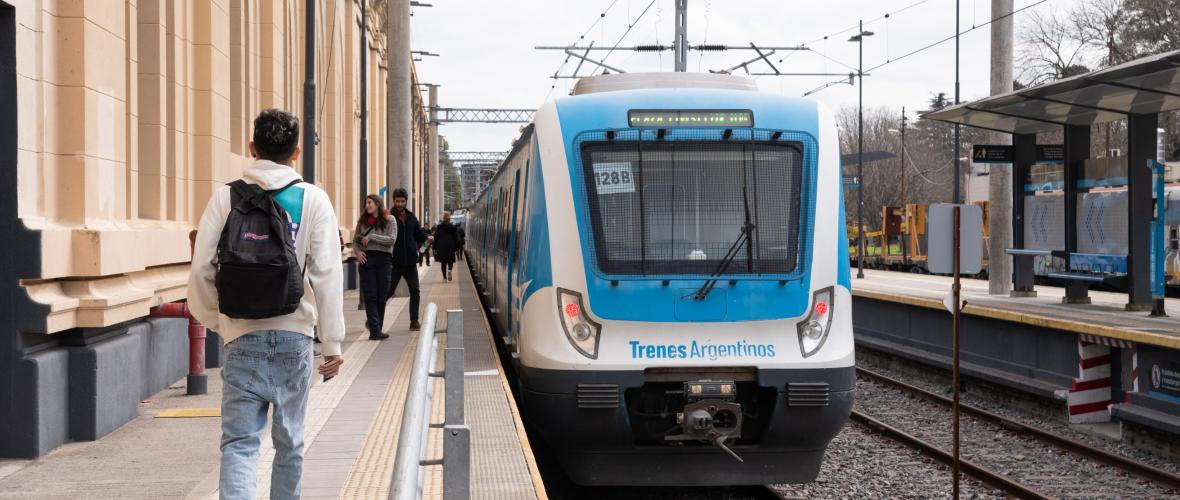 Tren Roca: demoras en La Plata por cambios en el protocolo y malestar de los pasajeros