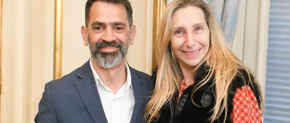Aparecieron misteriosos afiches con la palabra “Juanes” en La Plata: quién está detrás y qué busca para 2027