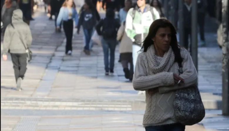 La Plata arrancó la semana con lluvias, frío y cielo gris