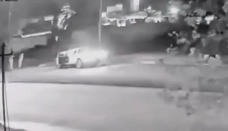 El joven que atropelló y mató a dos músicos en Melchor Romero confesó ser el conductor del accidente fatal