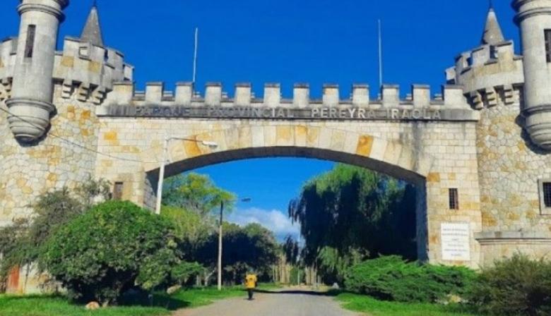 Joven de City Bell fue asaltada y abusada en su auto tras ser llevada al Parque Pereyra Iraola