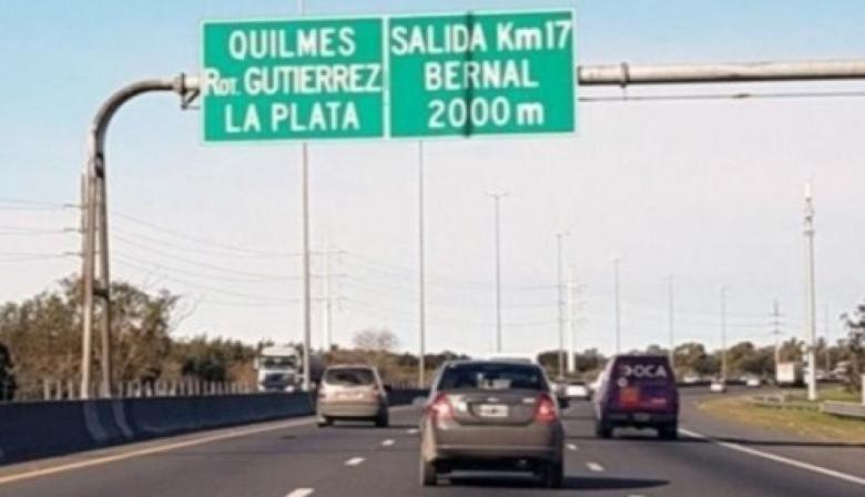 Fatal accidente en la Autopista Buenos Aires–La Plata: un nene murió atropellado y el conductor fue detenido
