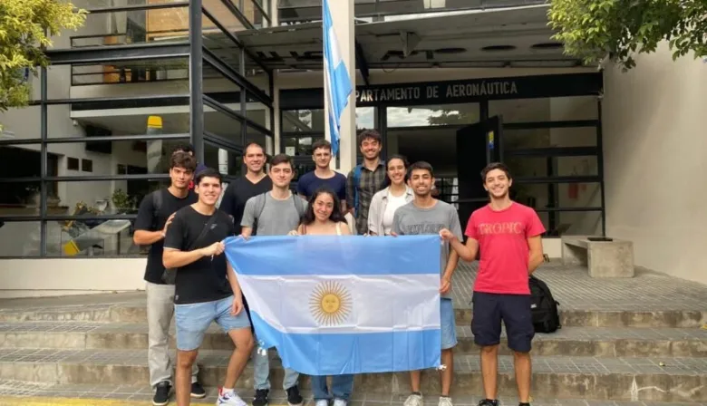 Estudiantes de la UNLP buscan sponsors para competir en la CanSat Competition 2026 de la NASA