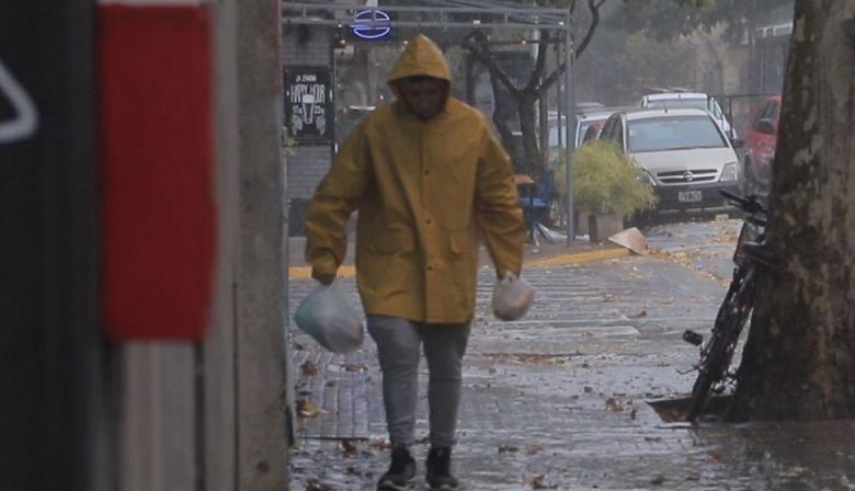 Alerta amarilla por tormentas en La Plata: llegan lluvias intensas, ráfagas y posible granizo