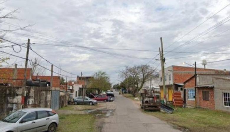 Sospechan de “polichorros” tras un allanamiento en Tolosa: denuncian robo de dinero