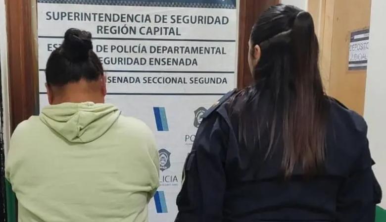 Investigaban un robo y detuvieron a una mujer con droga en Punta Lara tras varios allanamientos