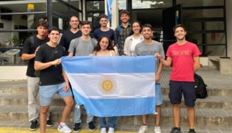 Estudiantes de Ingeniería de la UNLP competirán en Estados Unidos con un satélite en miniatura