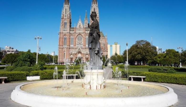 La Plata avanza con la recuperación de fuentes emblemáticas en el casco urbano