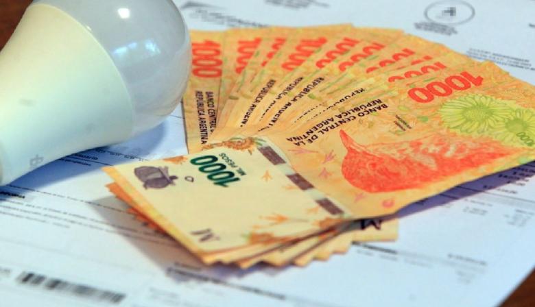 Aumentan la luz y el boleto en La Plata: subas de abril impactan en el bolsillo