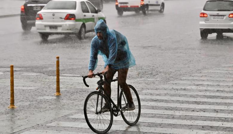 Clima en La Plata hoy: lluvia segura, viento fuerte y máxima de 20 grados