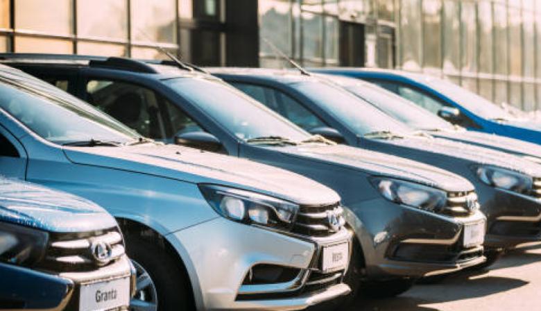 Remiseros de La Plata rechazaron el proyecto libertario para desregular los taxis y lo calificaron de “destructivo”