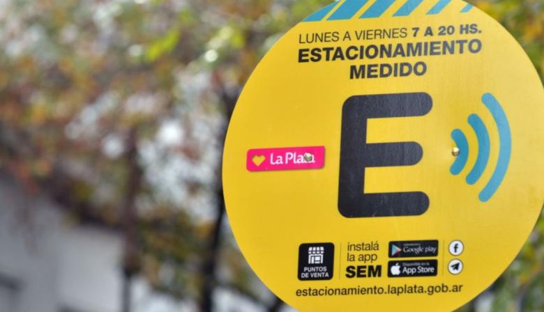 Cambia el estacionamiento medido en La Plata: cómo funcionará la nueva aplicación para pagar desde el celular