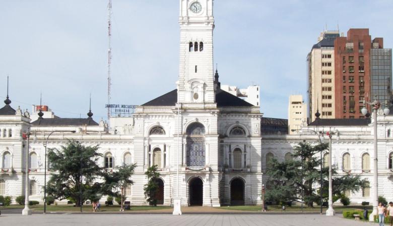 Presentan en La Plata un proyecto para exigir un test de aptitud a funcionarios públicos