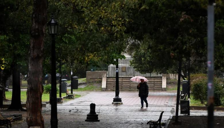 Anuncian lluvias para este lunes y anticipan una máxima de 18°C