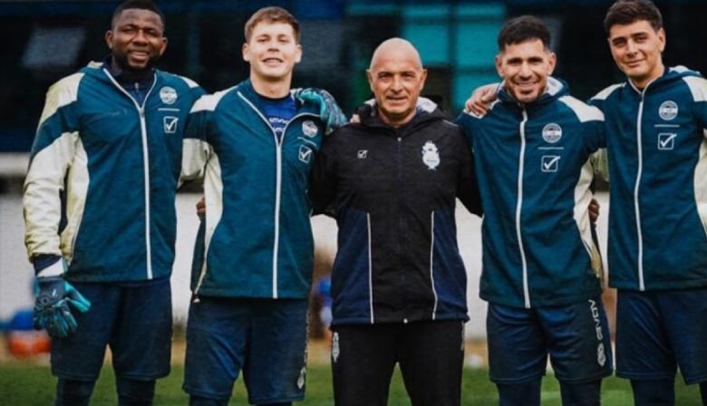 Gimnasia volvió al Bosque con una duda que cambia el equipo de Pereyra