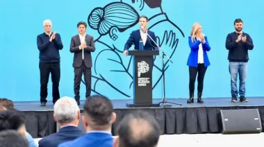 Kicillof encabezó un homenaje en San Vicente y lanzó duras críticas al Gobierno nacional
