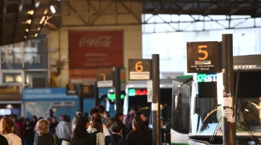 Aumentó el servicio de colectivos desde La Plata a la Capital