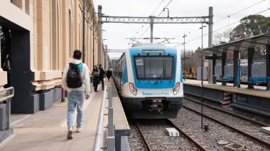 Un hombre se arrojó a las vías en Berazategui y el Tren Roca funciona con demoras y servicio limitado