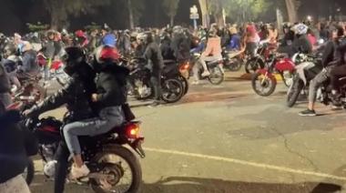 Caravana de 1.000 motos sacudió La Plata: ruidos, maniobras peligrosas y un fuerte operativo policial