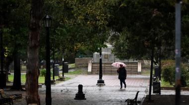No mejora: persiste la lluvia en el lunes platense