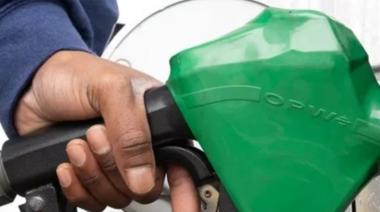 Cuarto aumento en dos semanas: la nafta sube hasta 5% en La Plata y la premium roza los $2.300