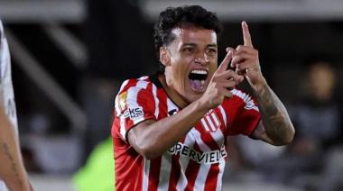 Estudiantes lo dio vuelta en Mendoza con un doblete de Tiago Palacios