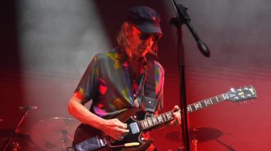 Skay Beilinson brilló en el Malvinas Argentinas con un show cargado de mística ricotera