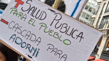Miles de personas marcharon a Plaza de Mayo contra el ajuste en salud del gobierno de Milei
