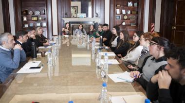 Kicillof llamó a escuchar a los jóvenes para construir una alternativa frente a Milei