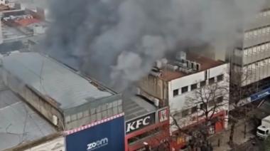 Revelan qué provocó el incendio en el local de KFC del centro de La Plata