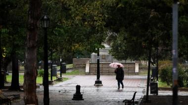 Anuncian lluvias para este lunes y anticipan una máxima de 18°C