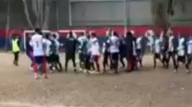 Brutal pelea en un partido de fútbol en Ensenada: uno de los acusados tiene un extenso historial judicial