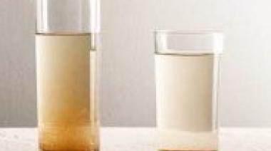 La Plata: denuncian que el agua sale marrón en varios barrios y crece el malestar con ABSA
