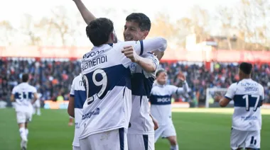 Gimnasia empató con Argentinos y sigue en carrera por la Copa Libertadores 2027