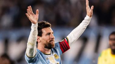 Messi tuvo su noche soñada, pero la despedida dejó críticas: goles, emoción y un homenaje que supo a poco