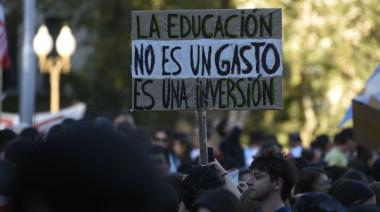 Paro y marcha de antorchas en la UNLP: cómo afecta la actividad este miércoles