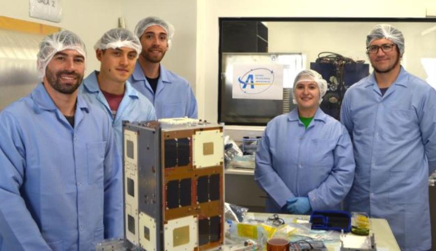 La Plata sigue de cerca el lanzamiento del satélite argentino Atenea rumbo a la Luna