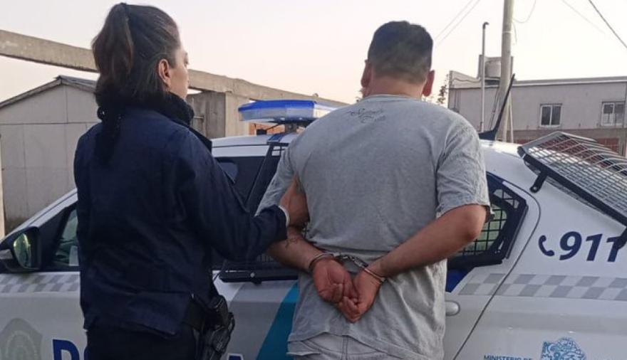 Intento de femicidio en La Plata: atacó a su pareja a puñaladas y fue detenido