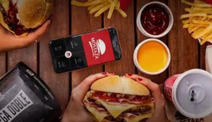 Clausuraron un local de Mostaza en Camino Centenario por presuntas irregularidades en habilitaciones y libretas sanitarias