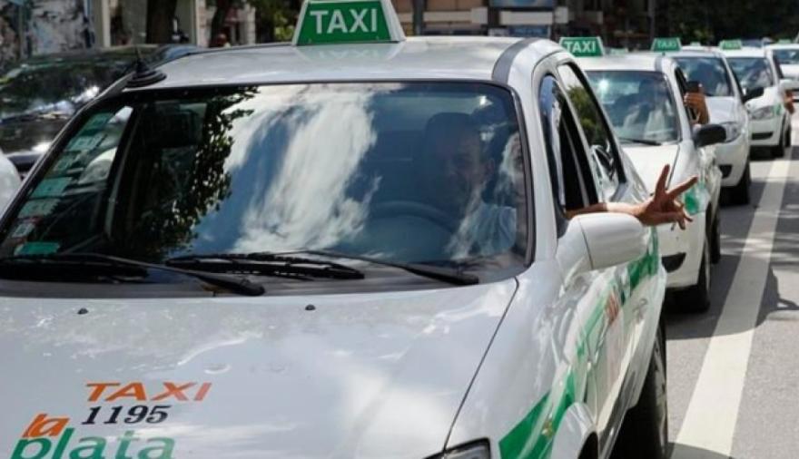 Taxistas de La Plata piden aumento del 20% en la tarifa y proponen eliminar la Tarifa 1  Bajada: