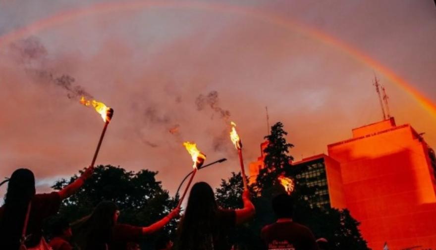 Marcha de antorchas en La Plata: fuerte reclamo por la Ley de Financiamiento Universitario