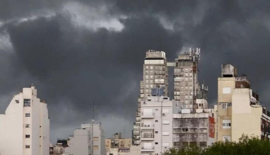 Alerta amarillo por tormentas en La Plata: pronostican lluvias intensas, ráfagas y posible granizo