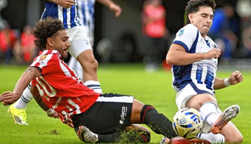 El “Pincha” igualó 0 a 0 en el estadio UNO y recuperó la cima de su grupo tras la fecha 16, en un duelo intenso pero sin goles.