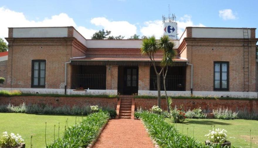 Robaron el Museo del Ladrillo en La Plata y se llevaron una caja fuerte con dinero y piezas históricas