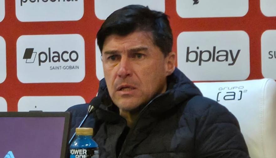 Alexander Medina lamentó la eliminación de Estudiantes y aseguró: “No tengo nada que reprocharles a los jugadores”