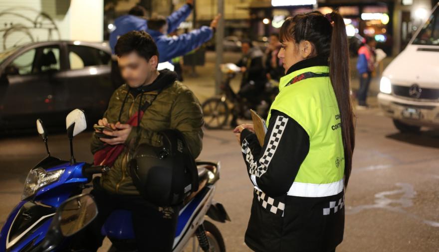 La Plata: controlaron más de 2 mil vehículos y labraron más de 1.300 infracciones en operativos de prevención
