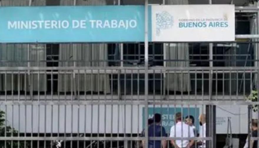 Estatales bonaerenses: confirman el pago del aguinaldo pero sigue abierta la negociación salarial
